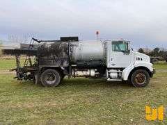 2005 STERLING TRUCK L7500 SERIES S/A ASPHALT DISTRIBUTOR TRUCK VIN: 2FZAASCS55AV42154