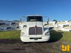 2018 KENWORTH T3 SERIES SINGLE AXLE REAR DISCHARGE MIXER TRUCK VIN: 2NKHHM6X2JM195027