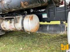 2005 STERLING TRUCK L7500 SERIES S/A ASPHALT DISTRIBUTOR TRUCK VIN: 2FZAASCS55AV42154