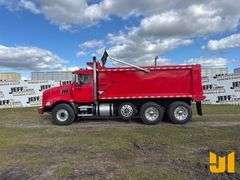 2017 MACK GU813 (GRANITE) TRI-AXLE DUMP TRUCK VIN: 1M2AX16C3HM037843