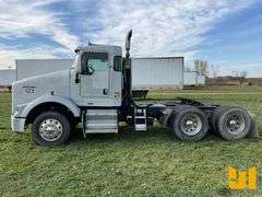 2009 KENWORTH T8 SERIES TANDEM AXLE DAY CAB TRUCK TRACTOR VIN: 1XKDD49X09J255885