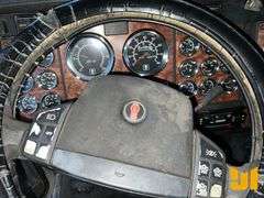 2000 KENWORTH T800B TANDEM AXLE DAY CAB TRUCK TRACTOR VIN: ***853146