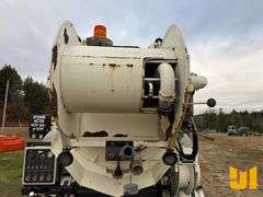 2001 STERLING TRUCK L7500 S/A VAC VIN: 2FZAA0AK51AF13774