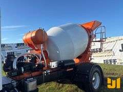 2018 KENWORTH T3 SERIES SINGLE AXLE REAR DISCHARGE MIXER TRUCK VIN: 2NKHHM6X2JM195027