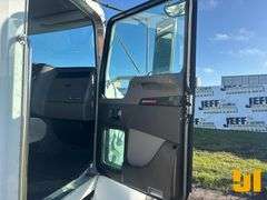 2018 KENWORTH T3 SERIES SINGLE AXLE REAR DISCHARGE MIXER TRUCK VIN: 2NKHHM6X2JM195027