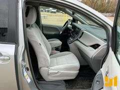 2019 TOYOTA SIENNA VIN: 5TDJZ3DC6KS220999 AWD