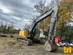 2006 DEERE 240D LC HYDRAULIC EXCAVATOR SN: FF240DX605367