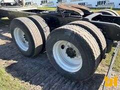 2009 VOLVO TRUCK VNL TANDEM AXLE DAY CAB TRUCK TRACTOR VIN: 4V5NC9EG69N271264