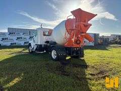 2018 KENWORTH T3 SERIES SINGLE AXLE REAR DISCHARGE MIXER TRUCK VIN: 2NKHHM6X2JM195027