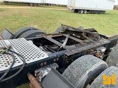 2009 KENWORTH T8 SERIES TANDEM AXLE DAY CAB TRUCK TRACTOR VIN: 1XKDD49XX9J255876