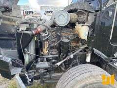 2003 KENWORTH T800 TRI-AXLE DUMP TRUCK VIN: 1NKDXUEXX3J383453