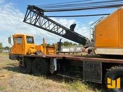 1979 TRUCK CRANE