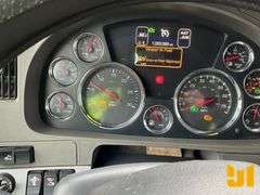 2015 KENWORTH T680 TANDEM AXLE TRUCK TRACTOR VIN: 1XKYD49X7FJ440691