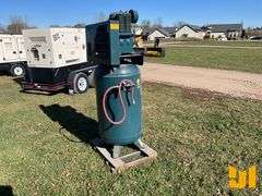 2005 IRON AIR DF410822-05V5 STATIONARY AIR COMPRESSOR SN: 566284777