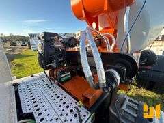 2018 KENWORTH T3 SERIES SINGLE AXLE REAR DISCHARGE MIXER TRUCK VIN: 2NKHHM6X2JM195027