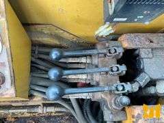 TRACKLESS VEHICLES SIDE WALK MACHINE