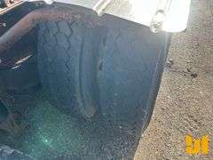 2005 INTERNATIONAL 8600 SINGLE AXLE SLEEPER TRUCK TRACTOR VIN: 1HSHXAHRX5J000376