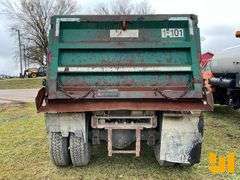 1998 VOLVO WG64 TANDEM AXLE DUMP TRUCK VIN: 4VHJCCFD7WN860211