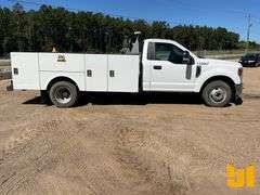 2018 FORD F-350XL SD S/A UTILITY TRUCK VIN: 1FDRF3G63JEC11906