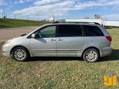 2008 TOYOTA SIENNA VIN: 5TDZK22C58S192397 FWD