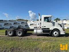 2009 VOLVO TRUCK VNL TANDEM AXLE DAY CAB TRUCK TRACTOR VIN: 4V5NC9EG69N271264