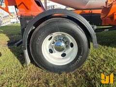 2018 KENWORTH T3 SERIES SINGLE AXLE REAR DISCHARGE MIXER TRUCK VIN: 2NKHHM6X2JM195027