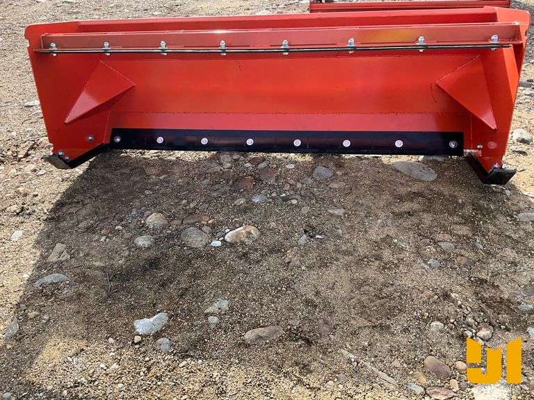 UNUSED 8’ QT SNOW PUSHER PULL-BACK V2023