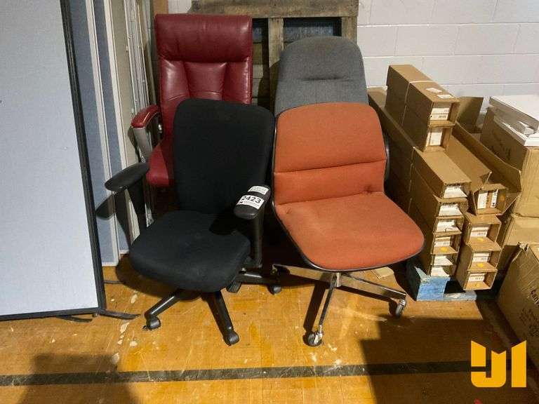 ROLLING OFFICE CHAIRS