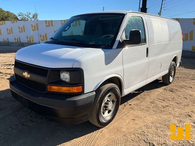 2017 CHEVROLET EXPRESS CARGO VAN VIN: 1GCWGAFF4H1258020
