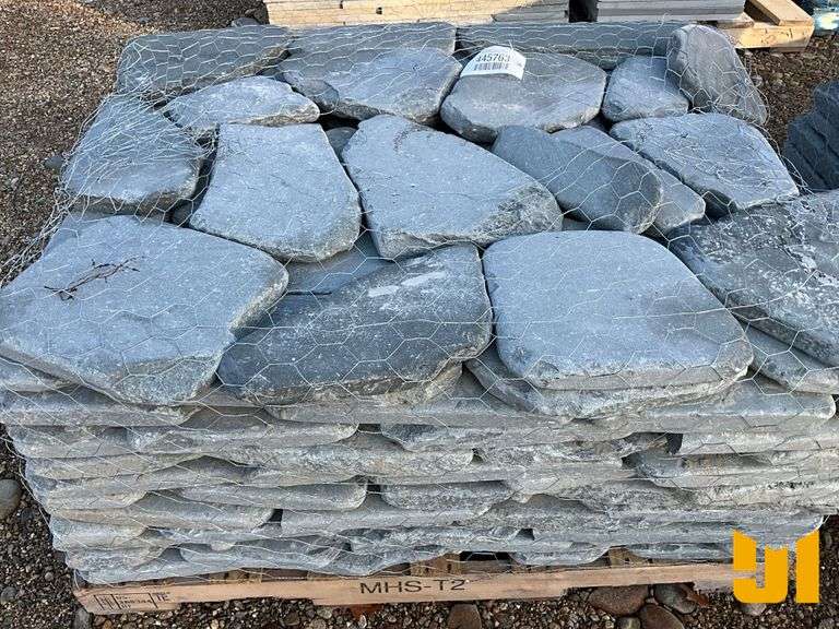 PALLET 1.5” BLUE TUMBLED IRREGULAR PAVERS