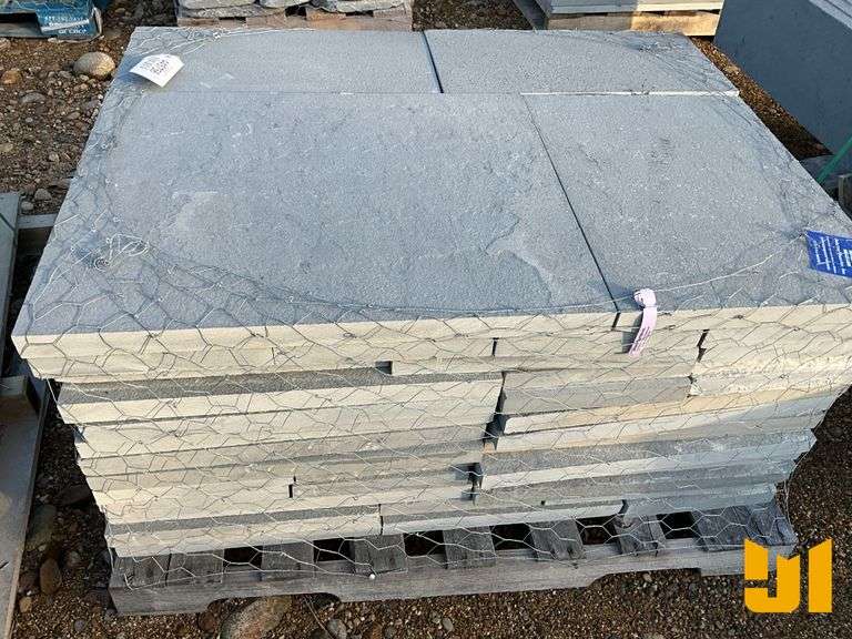 PALLET 1.5” BLUESTONE PATIO KIT