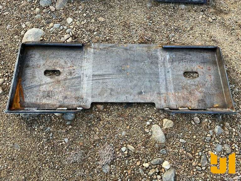 UNUSED KC UNIVERSAL MOUNTING FRAME