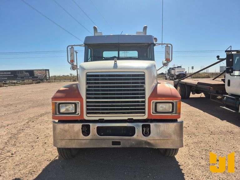 2013 MACK CHU613 PINNACLE TANDEM AXLE DAY CAB TRUCK TRACTOR VIN: 1M1AN07Y3DM014765