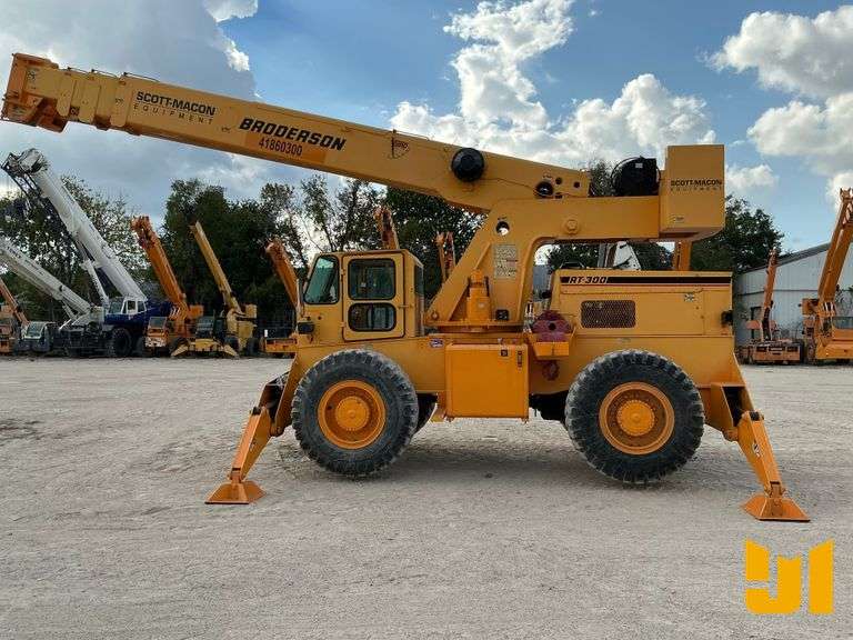 2013 BRODERSON RT300-2F ROUGH TERRAIN CRANE SN: 41860300