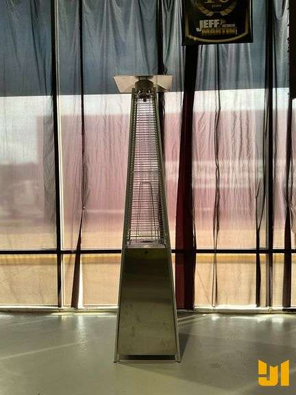 PYRAMID GAS PATIO HEATER, CLEAR GLASS CYLINDER CENTER***NEEDS IGNITION SWITCH***