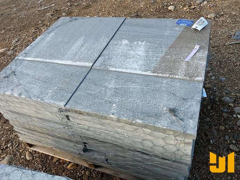 PALLET 1.5” BLUESTONE PATIO KIT
