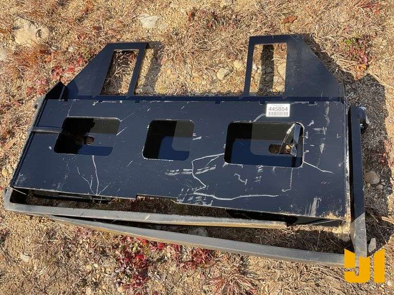 UNUSED KC 45” FORK FRAME W/42” FORKS