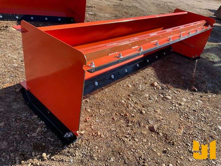 UNUSED 10’ QT SNOW PUSHER PULL-BACK V2023