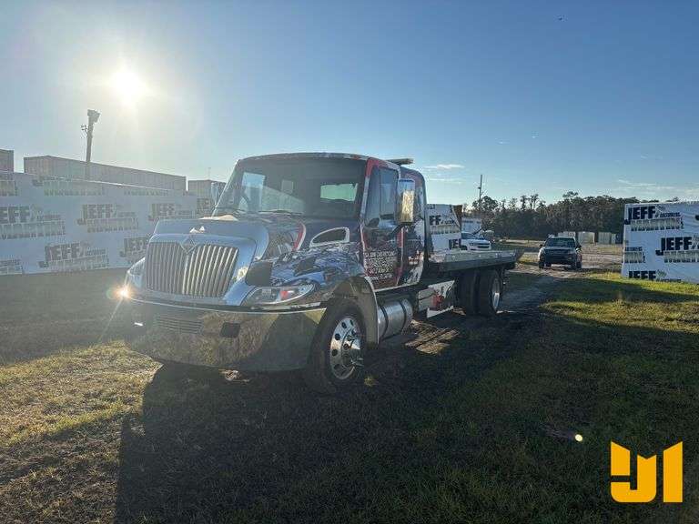 2011 INTERNATIONAL MA065 SINGLE AXLE ROLLBACK TRUCK VIN: 1HTJTSKM4BH340797