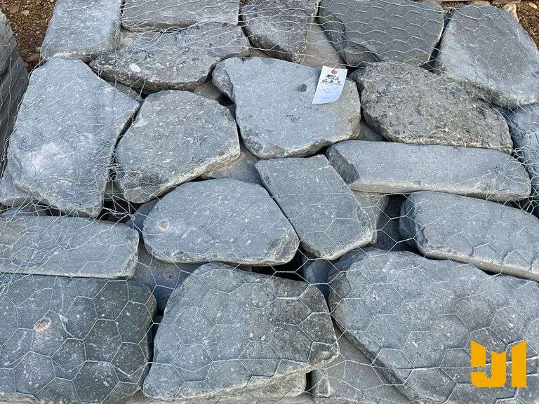 PALLET 1.5” BLUE TUMBLED IRREGULAR PAVERS