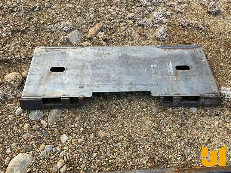 UNUSED KC UNIVERSAL MOUNTING FRAME