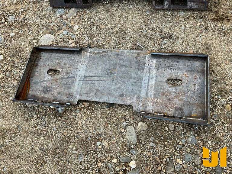 UNUSED KC UNIVERSAL MOUNTING FRAME