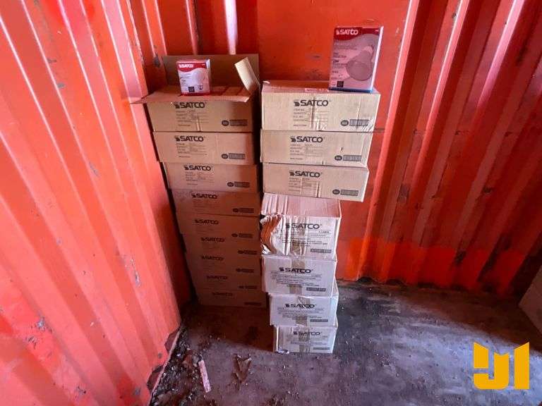 SATCO QTY (12) BOXES HALOGEN EXCEL 72W LIGHT BULBS & (4) BOXES ENERGY SAVER R40 REFLECTORS, 23W, BRI