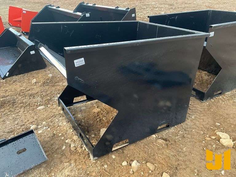 UNUSED KC 2 YARD SKID STEER TRASH HOPPER