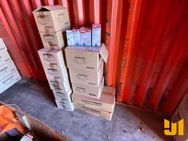 SATCO QTY OF VARIOUS LIGHT BULBS