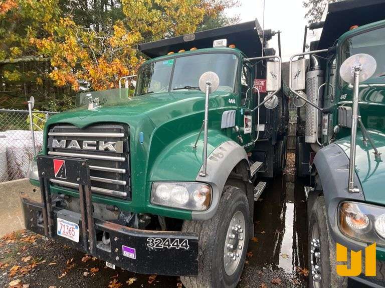 2007 MACK CTP (GRANITE) TRI-AXLE DUMP TRUCK VIN: 1M2AT04C17M005982