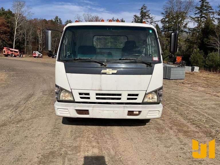 2006 CHEVROLET W4 SINGLE AXLE REGULAR CAB FLATBED TRUCK VIN: 4KBB4B1U46J800138