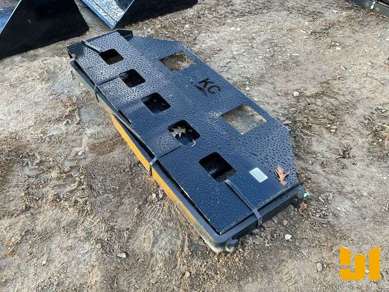 UNUSED KIT CONTAINER 72 INCH FORK FRAME