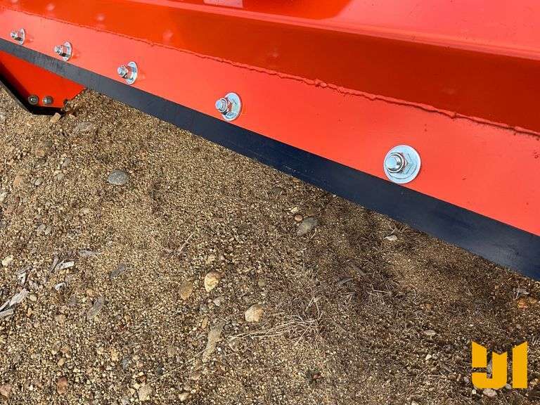 UNUSED 8’ QT SNOW PUSHER PULL-BACK V2023