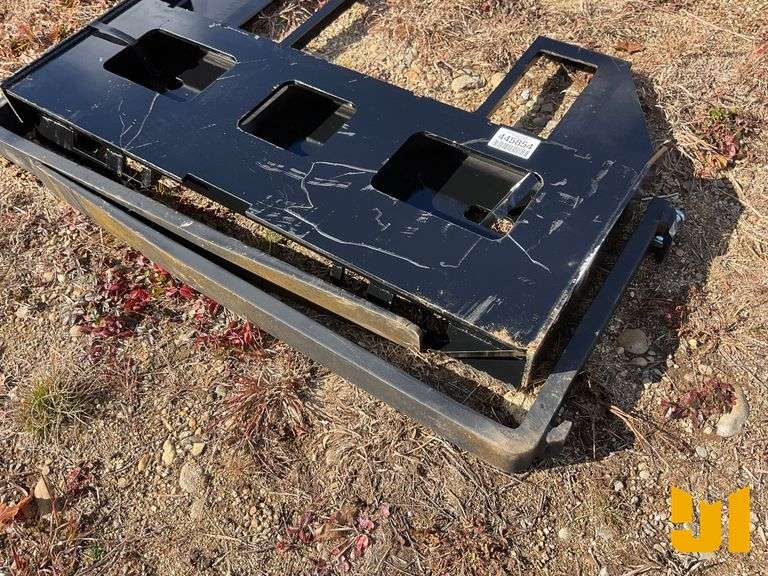 UNUSED KC 45” FORK FRAME W/42” FORKS